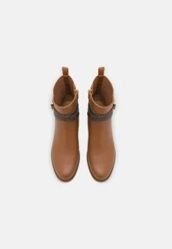 MICHAEL Michael Kors Rory Flat - Korte Laarzen - Brown -Farfetch Winkel bc9d70422b454dd4b99783b8e9eb90e3