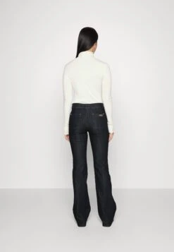 MICHAEL Michael Kors Pant - Bootcut Jeans - Indigo Rinse -Farfetch Winkel bd5609e87aa14074be6a2172c6113531