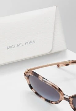 Michael Kors Zonnebril - Havana 10 Michael Kors Zonnebril - Havana -Farfetch Winkel c0a7788d17b64a318cea75ff25f27af2