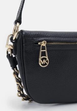 MICHAEL Michael Kors Slater Sling- Schoudertas - Black -Farfetch Winkel c12a2d8fd8d443239655882bb8132394