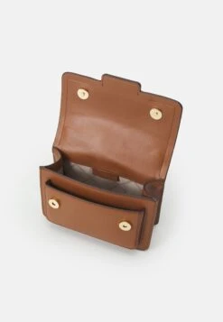 MICHAEL Michael Kors Heather Xbody - Schoudertas - Luggage 8 MICHAEL Michael Kors Heather Xbody - Schoudertas - Luggage -Farfetch Winkel c2fc85119c5e422d811d90c5aaa0241a