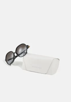 Michael Kors Bali - Zonnebril - Black 10 Michael Kors Bali - Zonnebril - Black -Farfetch Winkel c4496e915a0e4293b04b112e10003703