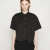 MICHAEL Michael Kors Crop - Overhemdblouse - Black 2 MICHAEL Michael Kors Crop - Overhemdblouse - Black -Farfetch Winkel c8198570ccfa40698c11f22ce0ffdb8c