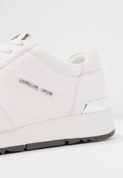 MICHAEL Michael Kors Allie - Sneakers Laag - Optic White -Farfetch Winkel c81fa04ef46f4e3fb0968ea46b592cf0