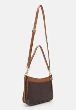 MICHAEL Michael Kors Jet Charm Pochette Xbody - Handtas - Brown/Acorn -Farfetch Winkel c85dae8ed1bc410dbf40d37f2f0e0d45