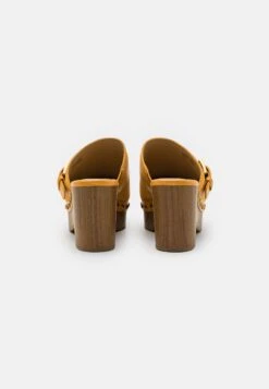 MICHAEL Michael Kors Rye - Clogs - Golden Rod 12 MICHAEL Michael Kors Rye - Clogs - Golden Rod -Farfetch Winkel c87a52e97be9491b85c745885fece2ce