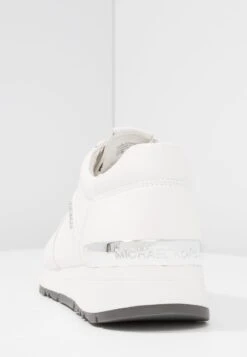 MICHAEL Michael Kors Allie - Sneakers Laag - Optic White -Farfetch Winkel c8a915d346744b2d9248b16a1f88bf6b