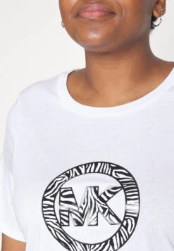 MICHAEL Michael Kors Zebra Charm Logo Tee - T-Shirt Print - White 13 MICHAEL Michael Kors Zebra Charm Logo Tee - T-Shirt Print - White -Farfetch Winkel c94844255b594cafbc2090297cc77a2d