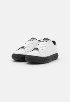 MICHAEL Michael Kors Grove Lace Up - Sneakers Laag - Black/Optic White -Farfetch Winkel cb03dae54adb4c8f9baa03b56ce67044