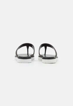 MICHAEL Michael Kors Farrah Thong - Teensandalen - Black/Multi-Coloured -Farfetch Winkel cc65fdbdda7c48c9bcf5dcf1b5fa5aa6