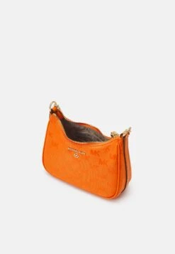 MICHAEL Michael Kors Jet Set Charm Chain Pouchette - Handtas - Apricot -Farfetch Winkel cd8901d0203945bdb1fc30af360ad0c8