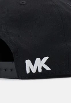 Michael Kors Classic Logo Hat Unisex - Pet - Black 11 Michael Kors Classic Logo Hat Unisex - Pet - Black -Farfetch Winkel cdd54b7a2fdd4097b52473194ca5c15a