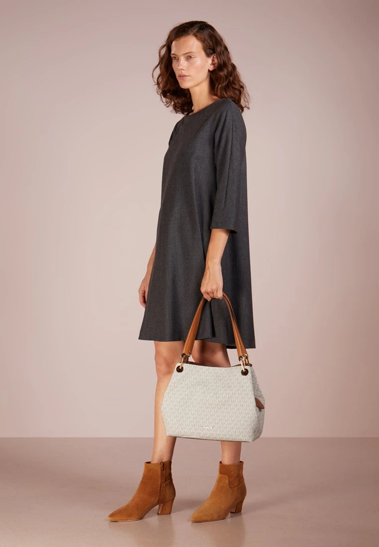 MICHAEL Michael Kors Raven Shoulder Bag - Handtas - Vanilla 4 MICHAEL Michael Kors Raven Shoulder Bag - Handtas - Vanilla - Afbeelding 2