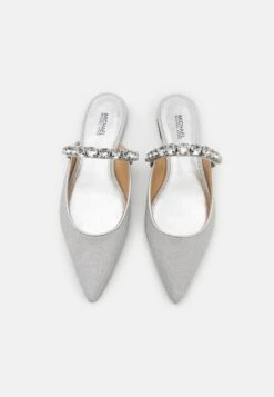 MICHAEL Michael Kors Jessa Flex Flat Mule - Muiltjes - Silver-Coloured 13 MICHAEL Michael Kors Jessa Flex Flat Mule - Muiltjes - Silver-Coloured -Farfetch Winkel cfce340116d144659d620c2cf6cbf187