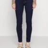 MICHAEL Michael Kors Selma- Jeans Skinny Fit - Twilight Wash 1 MICHAEL Michael Kors Selma- Jeans Skinny Fit - Twilight Wash -Farfetch Winkel d1ec0d6708d44eabad3639f3ce51c649