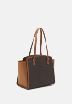 MICHAEL Michael Kors Chantal Tote - Shopper - Brown/Acorn -Farfetch Winkel d3aacc12fdab45d7a42087e7bbb3b0cf