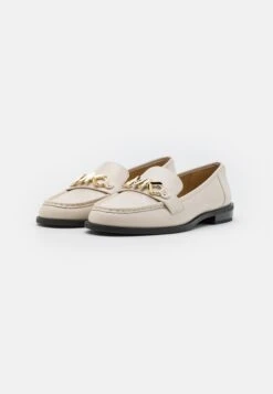 MICHAEL Michael Kors Tiegan Loafer - Instappers - Light Cream -Farfetch Winkel d3f5115b24d54160b37ab04d03440b2d