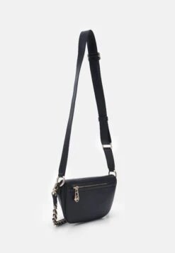 MICHAEL Michael Kors Slater Sling- Schoudertas - Black -Farfetch Winkel d5b6f22e4a2c491785a46da03ca852a8