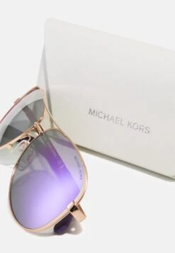 Michael Kors Chelsea - Zonnebril - Rose Gold-Coloured 10 Michael Kors Chelsea - Zonnebril - Rose Gold-Coloured -Farfetch Winkel dabd900ed1e04fd49ddb986404162edf