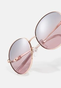 Michael Kors Alpine - Zonnebril - Rose Gold-Coloured -Farfetch Winkel db3a107eaec14eaebe91a26e980805b2