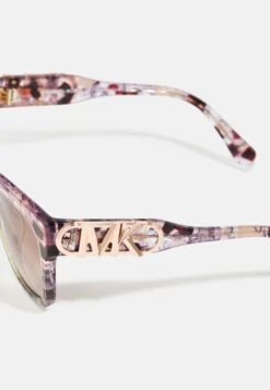 Michael Kors Empire Square - Zonnebril - Pink Tortoise -Farfetch Winkel dc77ff1c92674c22979777f9effc4ae5