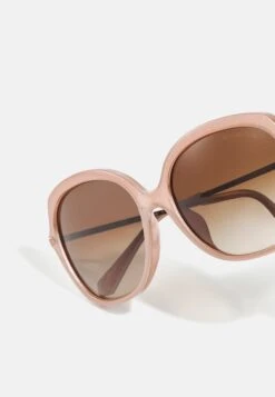 Michael Kors Geneva - Zonnebril - Smoke -Farfetch Winkel ddd5353751be4219a5f645e6d968d775