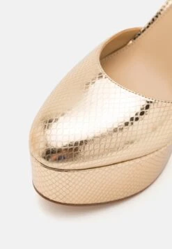 MICHAEL Michael Kors Martina Ankle Strap - Plateaupumps - Pale Gold -Farfetch Winkel de99c899cde24b269a9bd77db2f095c9