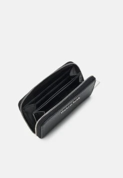 MICHAEL Michael Kors Jet SetCard Case - Portemonnee - Black -Farfetch Winkel df1c7ef3d73b4b44b6f610404f8c51c7