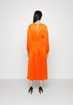 MICHAEL Michael Kors Chain Cut Out Dress - Cocktailjurk - Optic Orange 12 MICHAEL Michael Kors Chain Cut Out Dress - Cocktailjurk - Optic Orange -Farfetch Winkel df46cb13f9d54a1dba220d7c1c68ada2