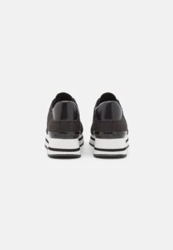 MICHAEL Michael Kors Monique Trainer - Sneakers Laag - Black/Bronze -Farfetch Winkel df49cbd0cdc94968945a35c2e6b6a4fa