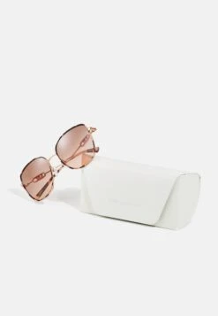 Michael Kors Empire Square- Zonnebril - Rose Gold/Pink Tortoise 10 Michael Kors Empire Square- Zonnebril - Rose Gold/Pink Tortoise -Farfetch Winkel df6649f104fa47babd55a14a086f4a5c