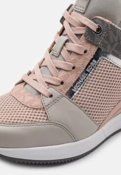 MICHAEL Michael Kors Georgie Trainer - Sneakers Laag - Soft Pink/Multi-Coloured -Farfetch Winkel e43bc66f03b34a69ba8503f52930c158