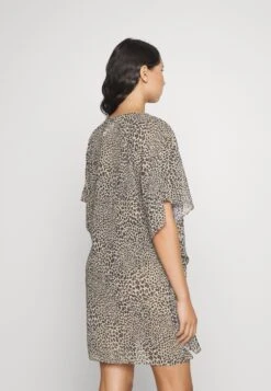 MICHAEL Michael Kors Abstract Caftan Cover Up - Strandaccessoire - Khaki 9 MICHAEL Michael Kors Abstract Caftan Cover Up - Strandaccessoire - Khaki -Farfetch Winkel e51a44e43b0c4e2fb20ff6f8c0087eb6