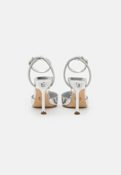 MICHAEL Michael Kors Imani - Klassieke Pumps - Silver-Coloured -Farfetch Winkel e6bb9a98cc1f46728f5a20582626f58f