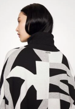 MICHAEL Michael Kors Illusion Check - Poncho - Black 16 MICHAEL Michael Kors Illusion Check - Poncho - Black -Farfetch Winkel eb69d2dc70d445f2a7207df525469c57