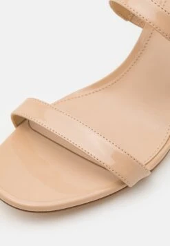 MICHAEL Michael Kors Koda - Sandalen - Light Blush 15 MICHAEL Michael Kors Koda - Sandalen - Light Blush -Farfetch Winkel ec88cf4b8bed4fc8b92f18b33bf0cdf8