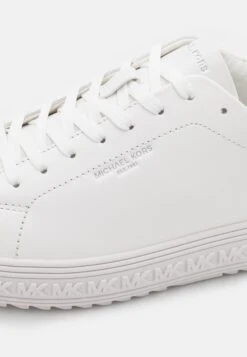 MICHAEL Michael Kors Grove Lace Up - Sneakers Laag - Optic White -Farfetch Winkel ee64f08620b44a168b73140cad1ac83f
