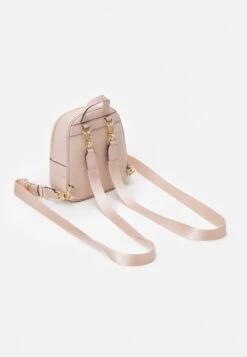 MICHAEL Michael Kors Elliot Backpack - Rugzak - Soft Pink -Farfetch Winkel f081b379bd8c4962be7d73c89045096e