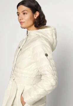 MICHAEL Michael Kors Long Fitted Puffer - Donsjas - Bone 11 MICHAEL Michael Kors Long Fitted Puffer - Donsjas - Bone -Farfetch Winkel f26d45f631154c74a51c8361003c9c0e