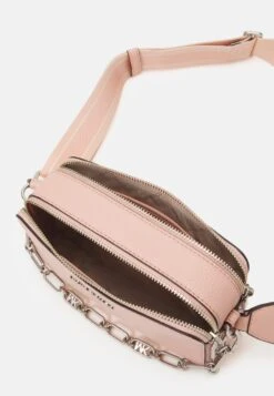 MICHAEL Michael Kors Jet Set Camra Xbody - Schoudertas - Pink -Farfetch Winkel f2babf816832478599987435a1568460