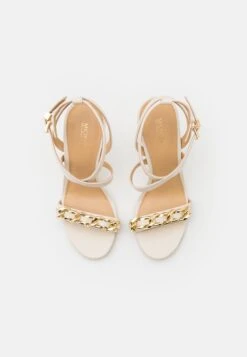 MICHAEL Michael Kors Asha- Sandalen - Light Cream -Farfetch Winkel f63e4d4d202048a98c79d2ea5d57f56a