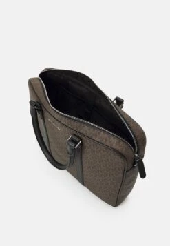 Michael Kors Commuter Unisex - Aktetas - Brown/Black -Farfetch Winkel f869c3bd152b4383ab55db18b9e28917