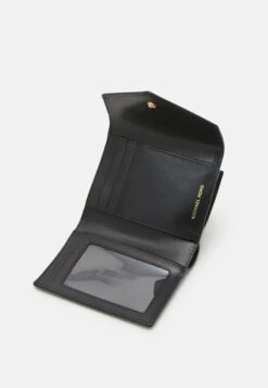 MICHAEL Michael Kors Greenwich Trifold - Portemonnee - Black -Farfetch Winkel f9aa91237c644e9aaf73254a15978e04
