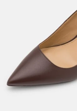 MICHAEL Michael Kors Alina Flex- Klassieke Pumps - Mocha 15 MICHAEL Michael Kors Alina Flex- Klassieke Pumps - Mocha -Farfetch Winkel fca207aaa0b2407caeb3f1e425bfa5e2