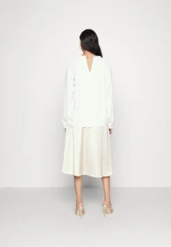 MICHAEL Michael Kors Chain Cut Out Top - Blouse - White -Farfetch Winkel fe84b31c6e7a4c9f856e24b72b138d1f