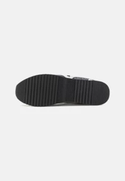 MICHAEL Michael Kors Mariah Trainer - Sneakers Laag - Black/Optic White 14 MICHAEL Michael Kors Mariah Trainer - Sneakers Laag - Black/Optic White -Farfetch Winkel fefabb8f4e0347299dc9f90cbf78ace4