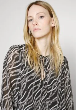 MICHAEL Michael Kors Chain - Blouse - Black 11 MICHAEL Michael Kors Chain - Blouse - Black -Farfetch Winkel ff0881533a21427da7f87ae8dc7e8f9d