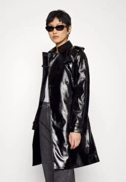 MICHAEL Michael Kors Faux Ptnt Trench - Trenchcoat - Black -Farfetch Winkel ffc4f1f73ad6416ba88704ba8c183843